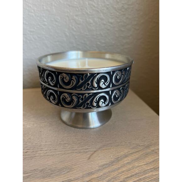Soy Candle in Vaga Norsk Tinn Norwegian Pewter Footed Bowl - Picture 3 of 5